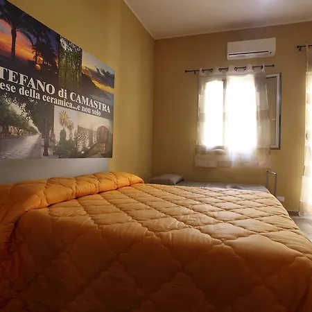 Bed & Breakfast B&B La Grande Mela Santo Stefano di Camastra