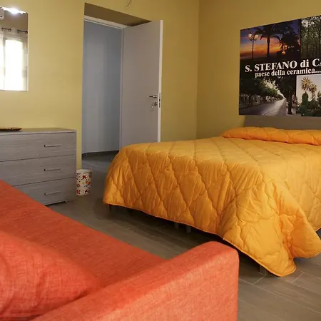 Bed & Breakfast B&B La Grande Mela Santo Stefano di Camastra